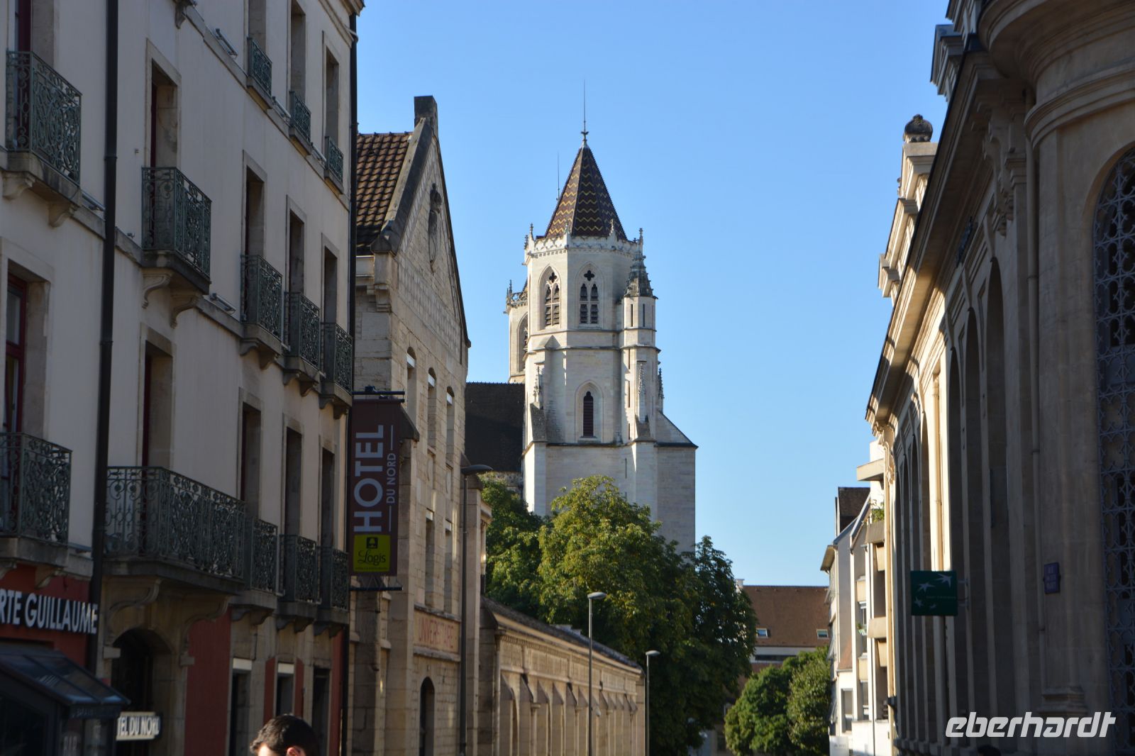 Blick auf gotische Kathedrale Notre-Dame in Dijon