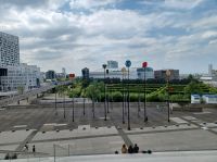 Blick auf den Stadtfriedhof von La Défense