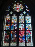 Radreise Frankreich: Loire - Fenster der Kathedrale: Die Hinrichtung der Hlgn. Johanna