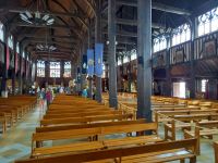 im Inneren der von Schiffszimmerleuten im 15. Jh. errichteten zweischiffen Holzkirche von Honfleur