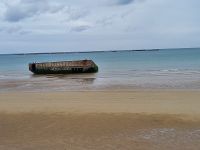 ein Ponton von der Alliierten-Landung im Juni 1944