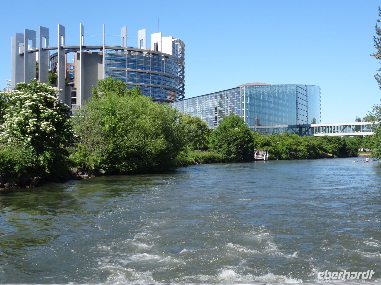 Rundfahrt auf Ill - EU- Gebäude