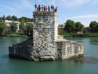 Brücke von Avignon - Vorbeifahrt