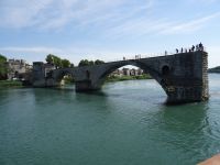 Brücke von Avignon - Vorbeifahrt