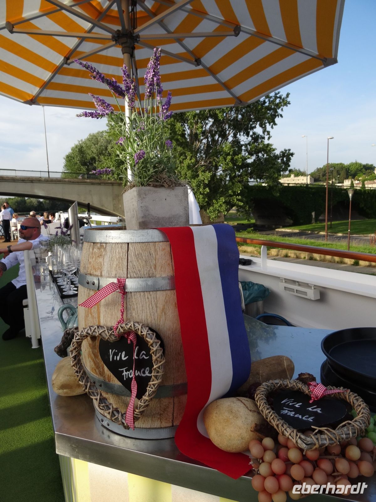 Avignon - Grillabend an Bord