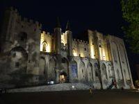 Avignon - Papstpalast bei Nacht