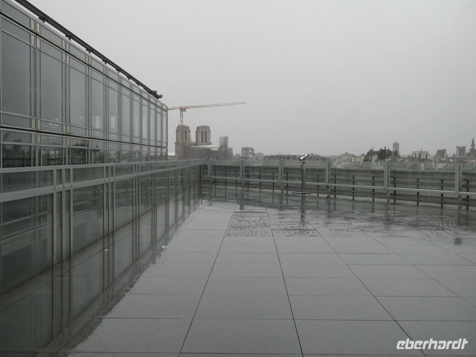 Land unter auf dem Dach des 