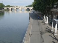 Pfingstsonntag am Morgen an der Seine 