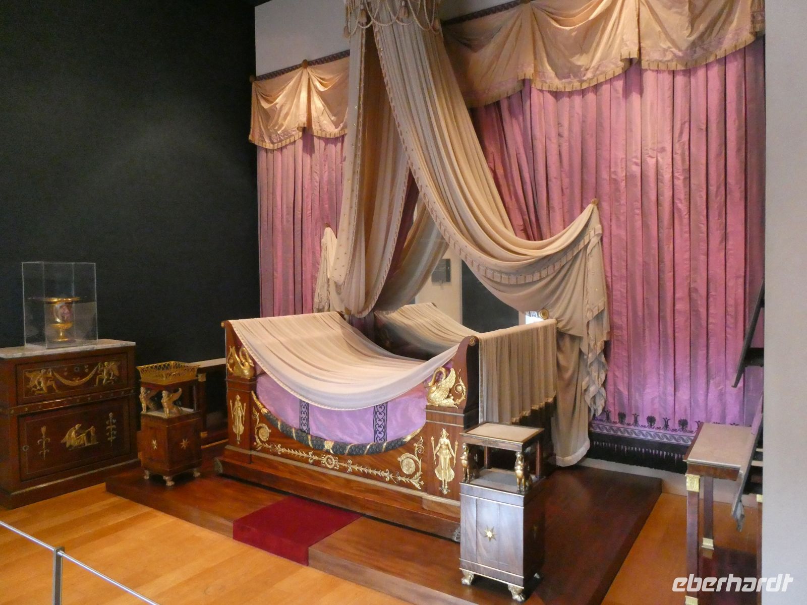 ein Schlafgemach im Empire-Stil