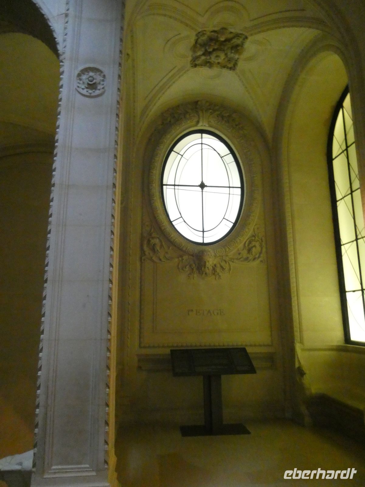 Treppenaufgang im Louvre