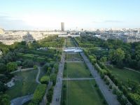 und zur Konkurrenz (Tour de Montparnasse)