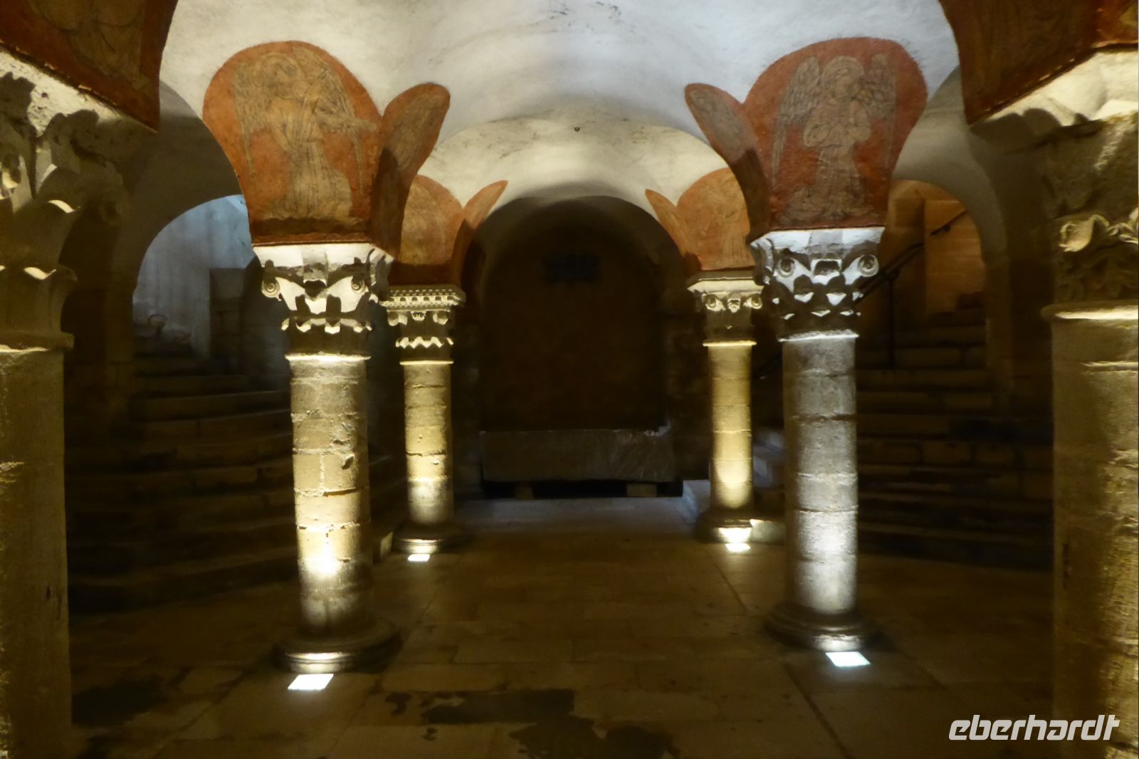 Tag 7 03.06.2022 Bayeux, Krypta