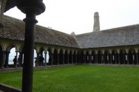 Tag 9 05.06.2022 Mont St. Michel, Kreuzgang