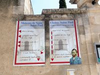 vor der Heilanstalt des 