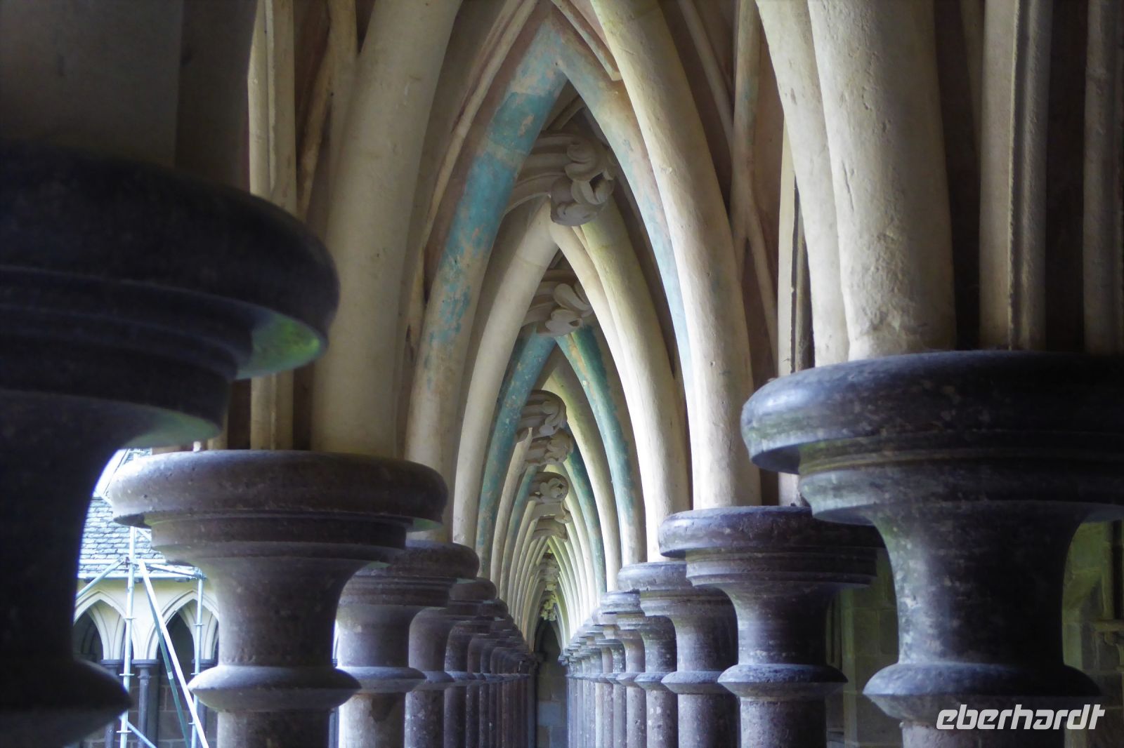 Tag 4 21.06.2022 Mont St. Michel, Kreuzgang, Detail