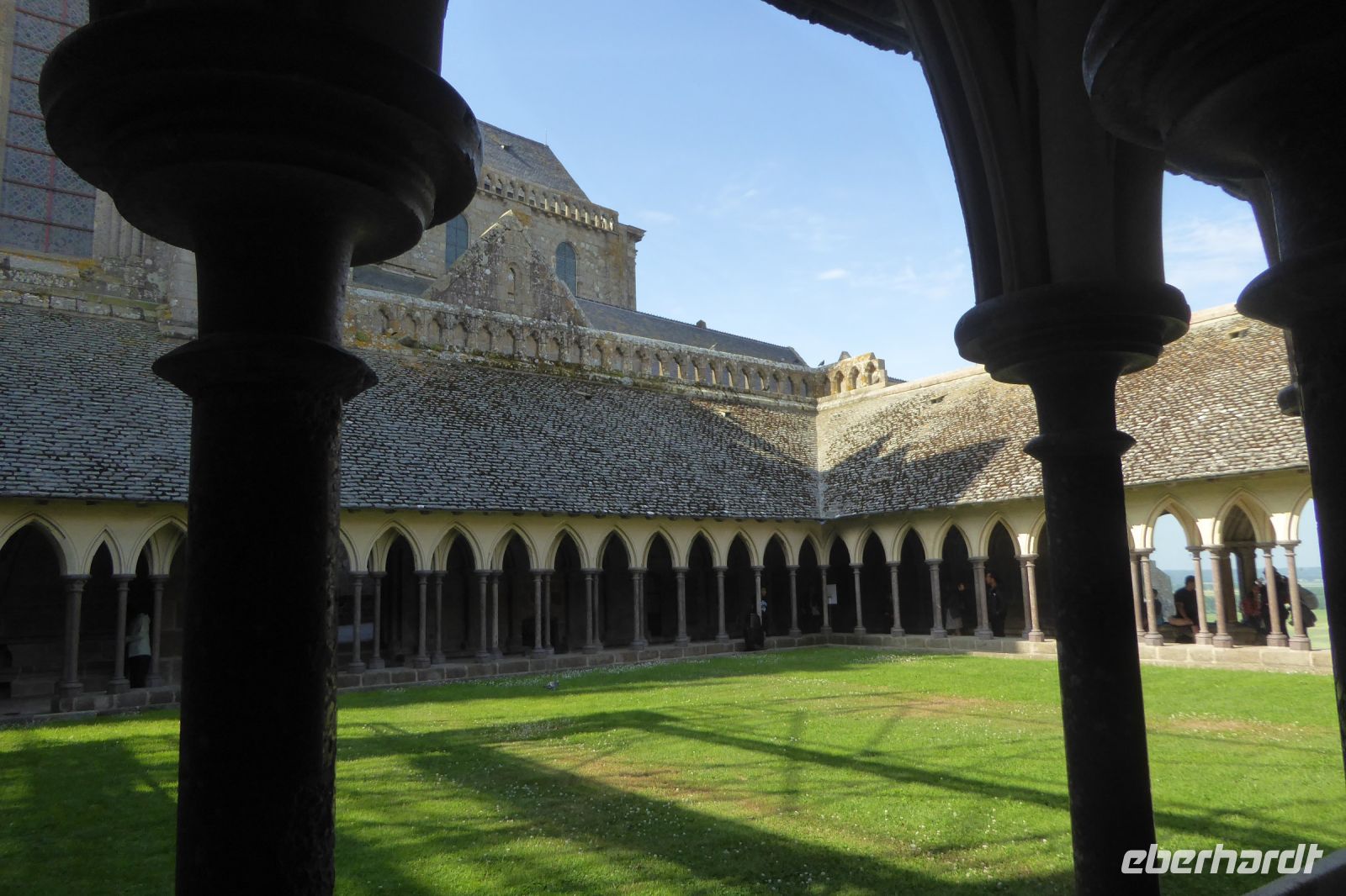 Tag 4 21.06.2022 Mont St. Michel, Kreuzgang