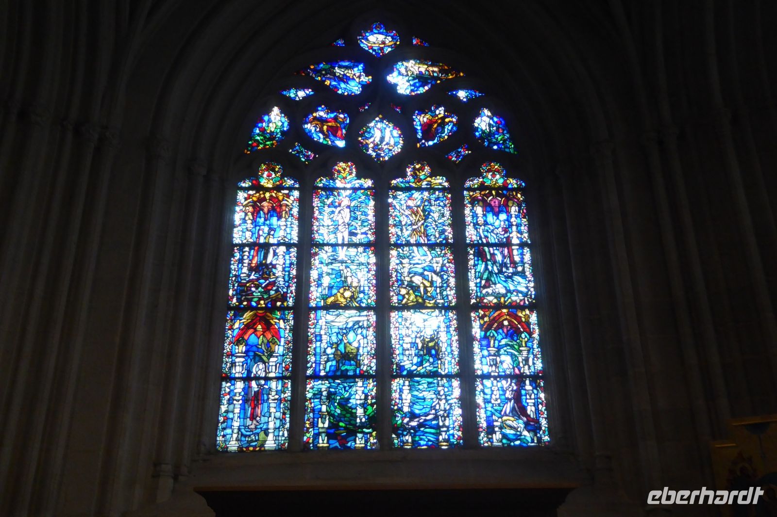 Tag 6 23.06.2023 Quimper, Glasfenster von Jaques Gruber