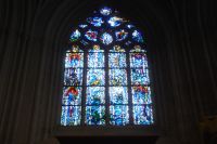 Tag 6 23.06.2023 Quimper, Glasfenster von Jaques Gruber