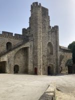 Frankreich - Rundreise Okzitanien: Carcassonne - Wachtturm mit Stadtmauer