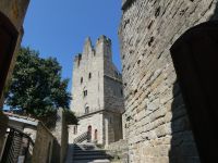 Schutz durch hohe Mauern