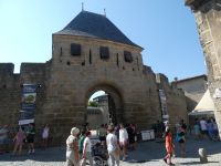 vor dem Stadttor von Carcassonne