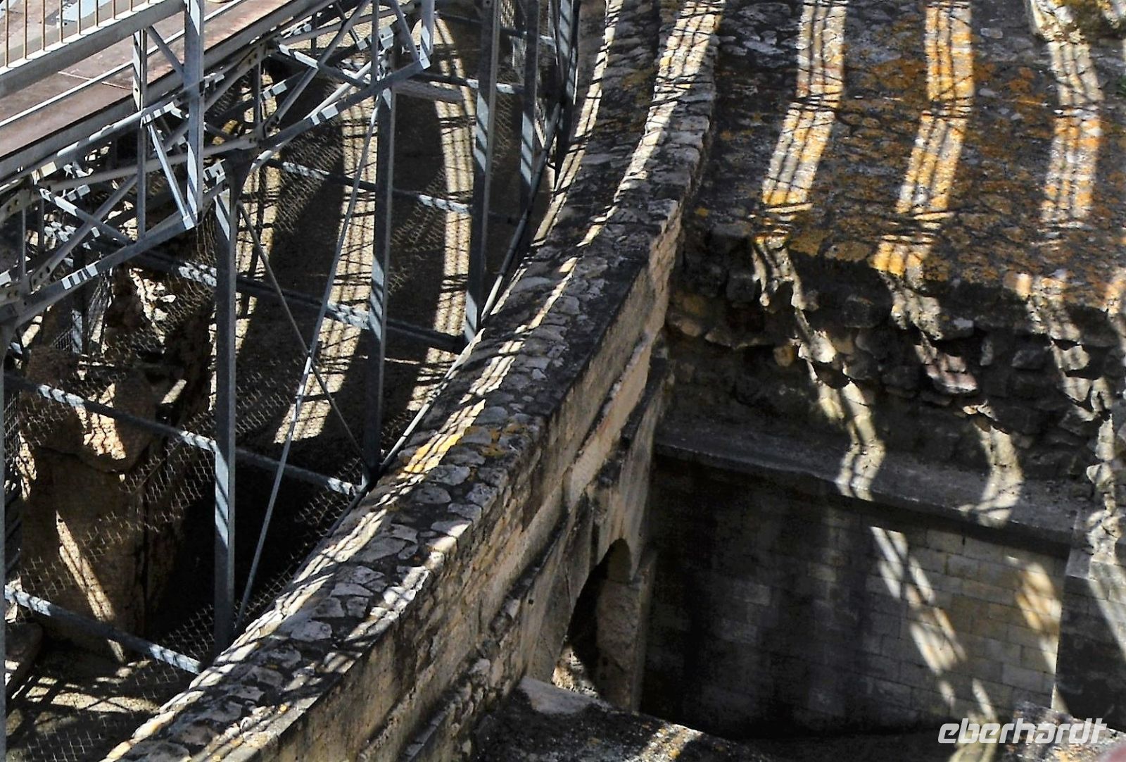 Licht und Schatten in der Arena von Arles