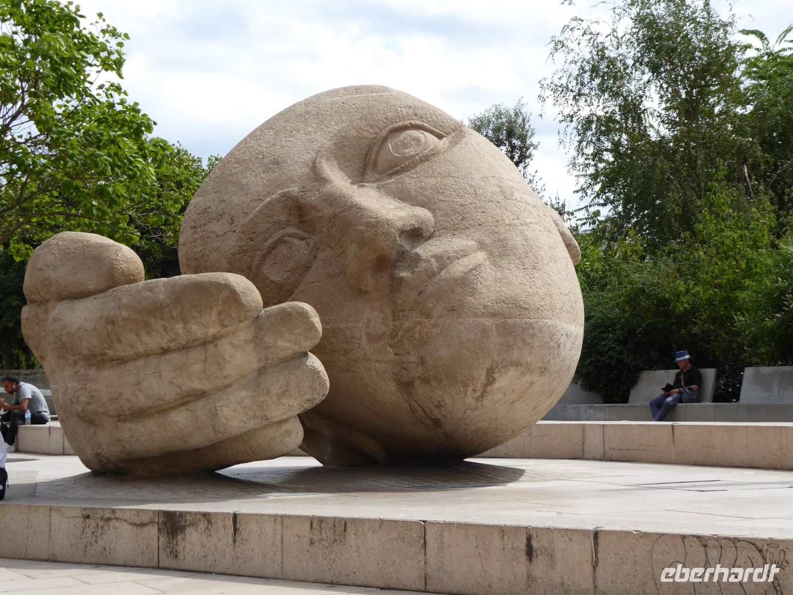 Paris Petit Tag 3 25.07.2022  Skulptur L´Écoute von Henri de Miller