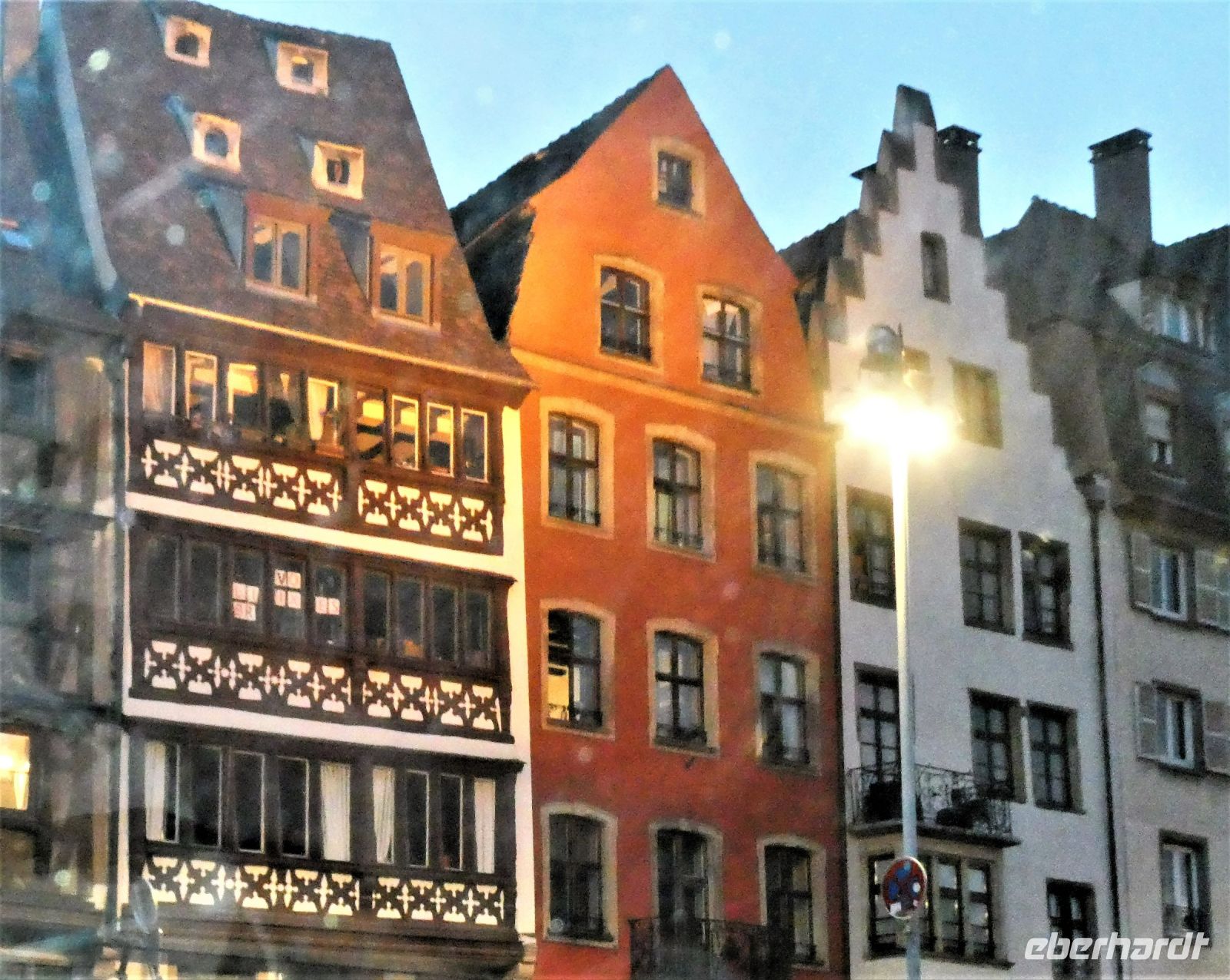 leuchtende Hausfassaden