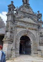 Der Pfarrbezirk in Guimilliau, Kirchenportal