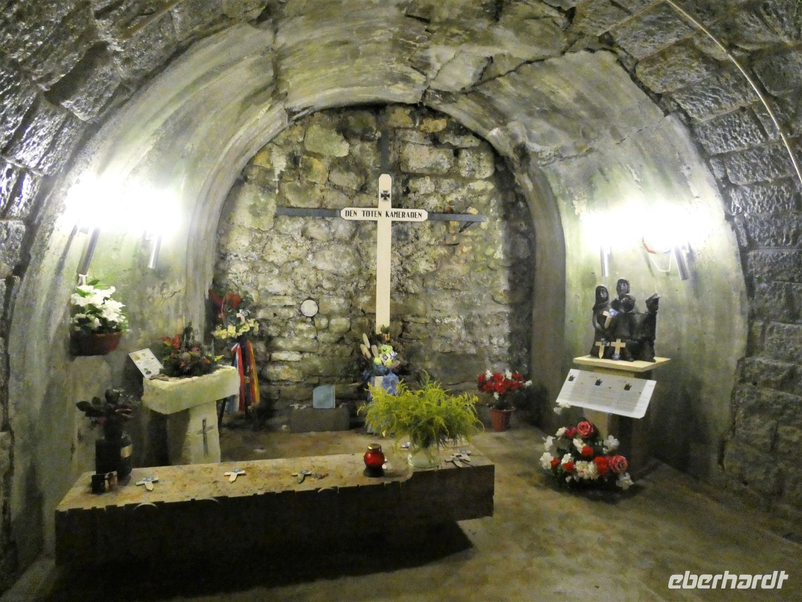das Grab der deutschen Soldaten hinter Mauern