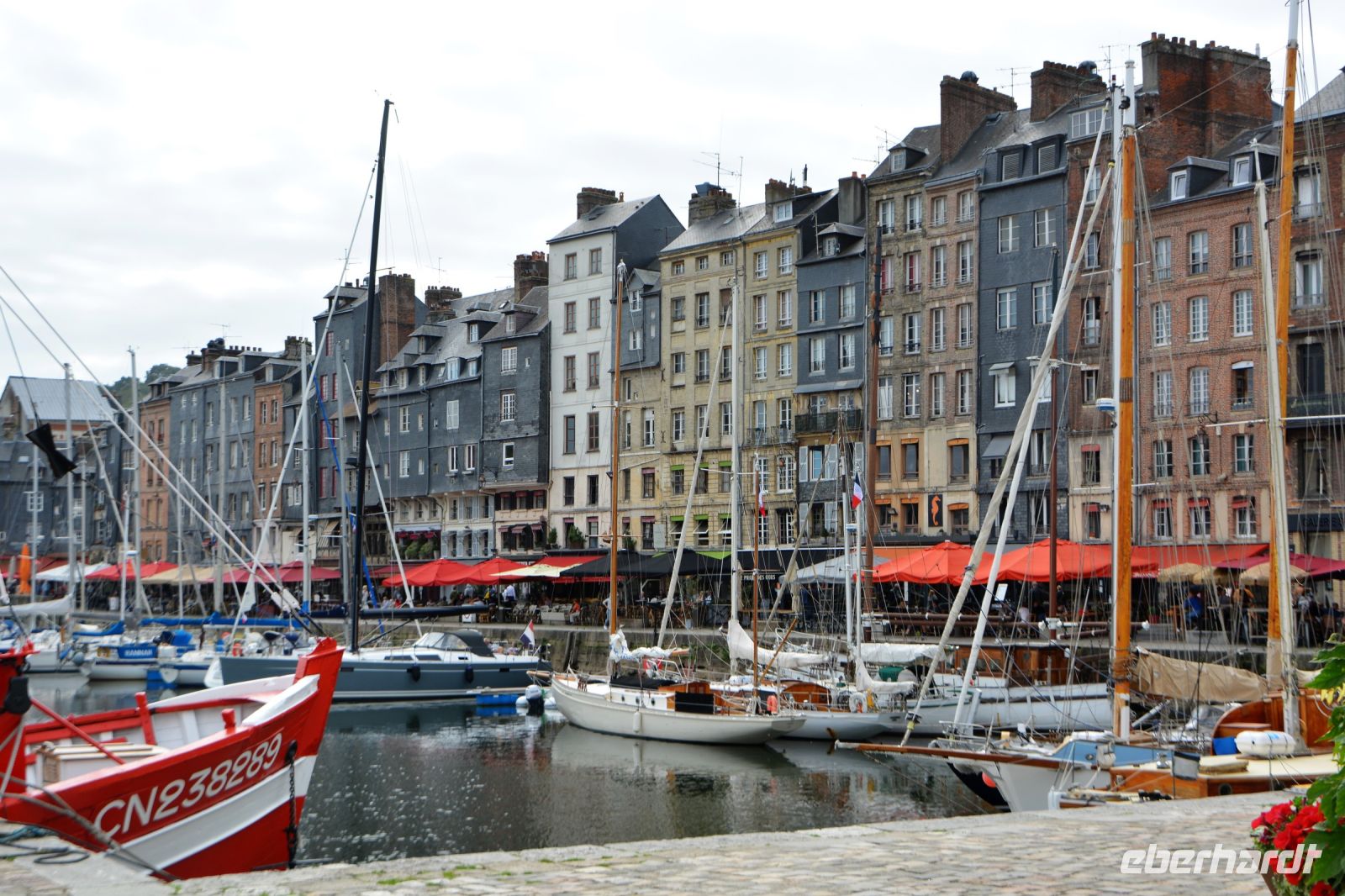 am Hafenbecken von Honfleur