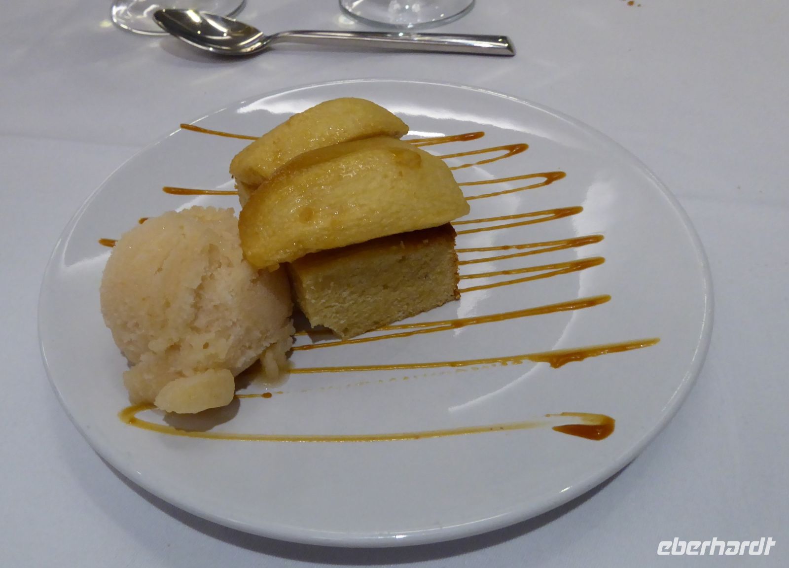 Tag 1 06.08.2022  Apfeltarte mit Champagnereis