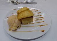 Tag 1 06.08.2022  Apfeltarte mit Champagnereis