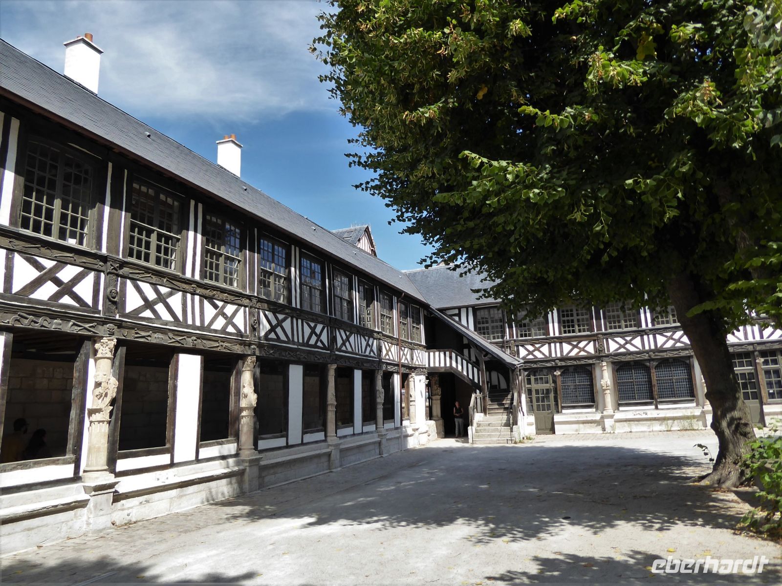 Tag 10 15.08.2022 Stadtführung in Rouen, L´Aitre de St. Maclou