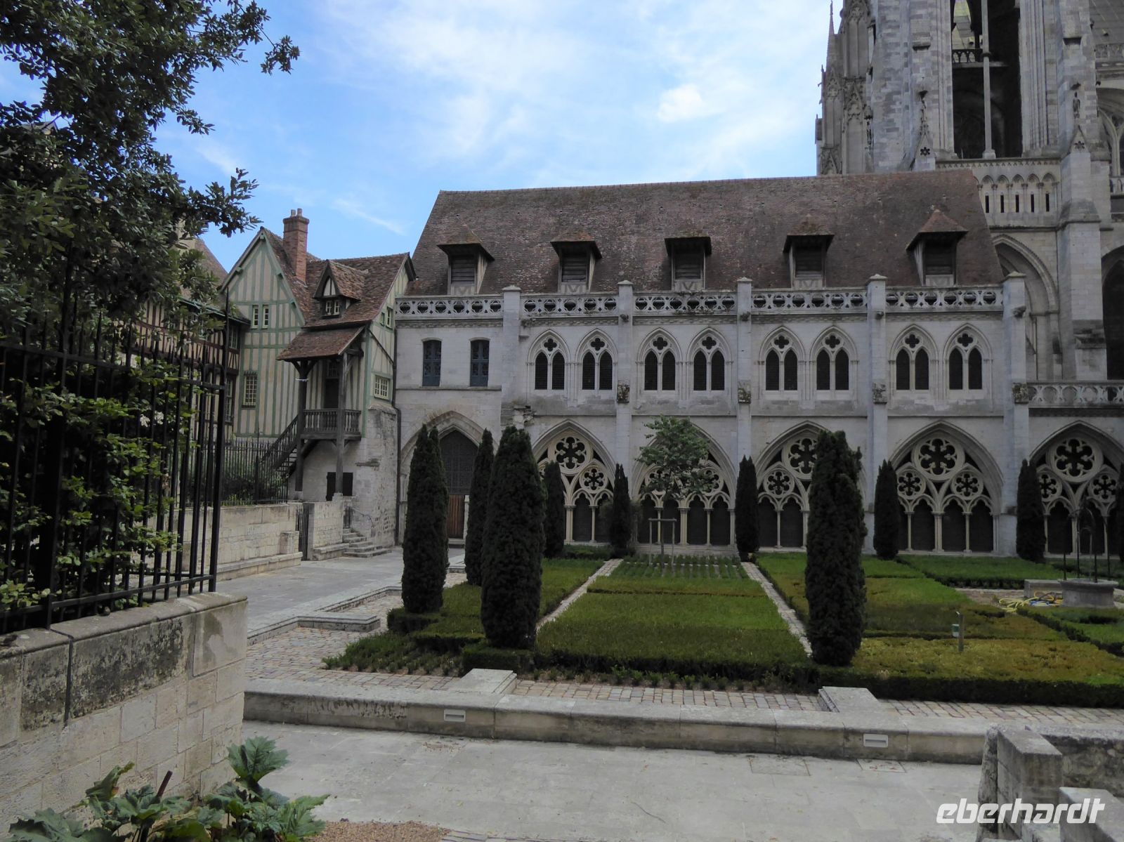 Tag 10 15.08.2022 Stadtführung in Rouen, Kreuzgang Kathedrale