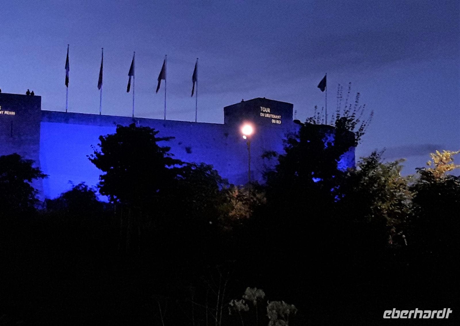 beleuchtete Festung in Caen