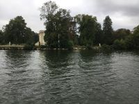 Kleinode versteckt hinter Bäumen