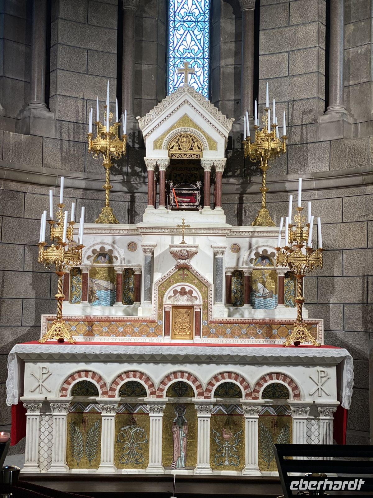 Altar in der  Chapelle Sainte Devote .JPEG