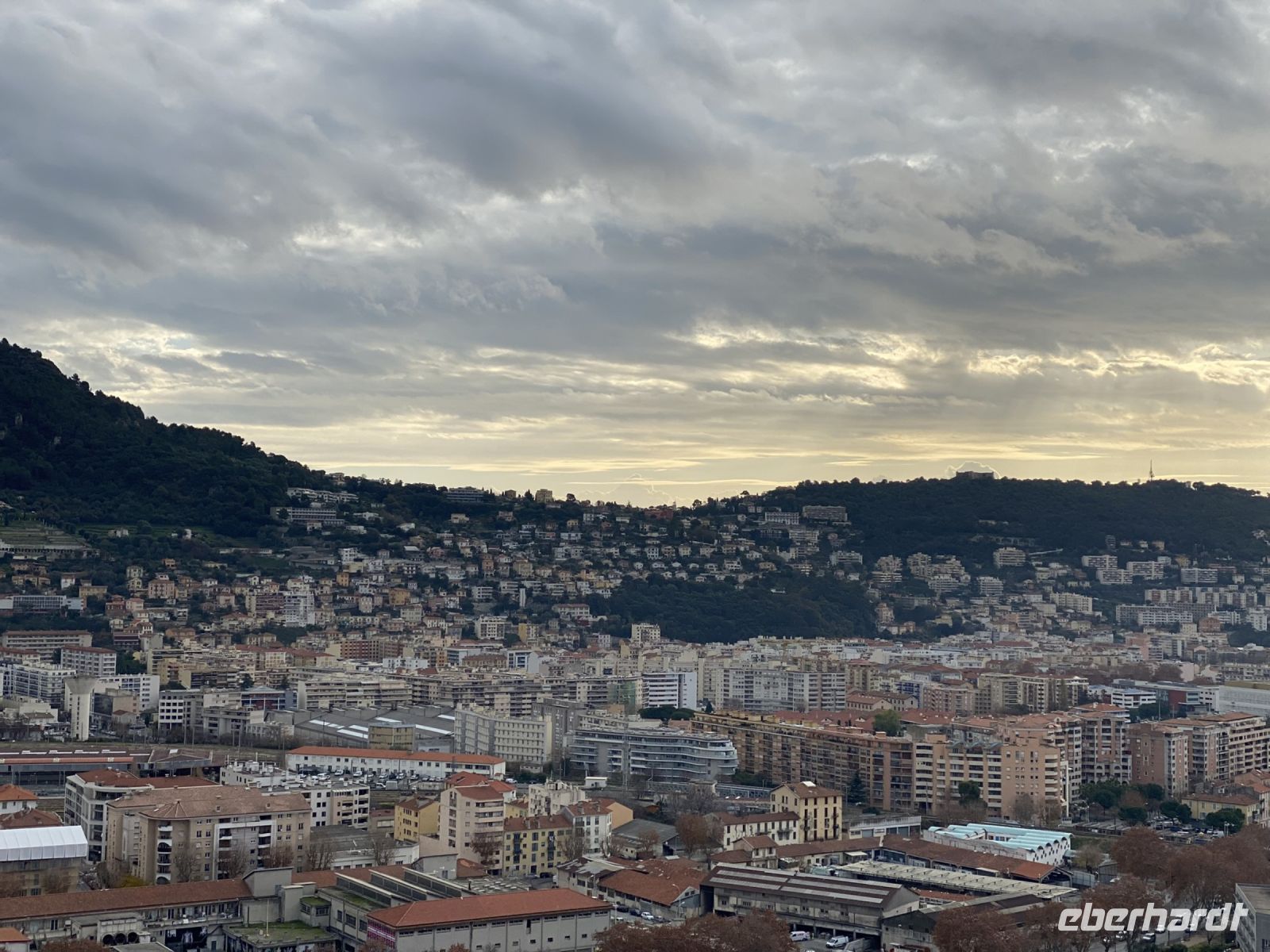 Aussicht auf Nizza vom Jardin des Arenes .JPEG