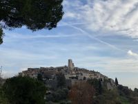 Blick auf das Bergdorf Saint Paul de Vence.JPEG
