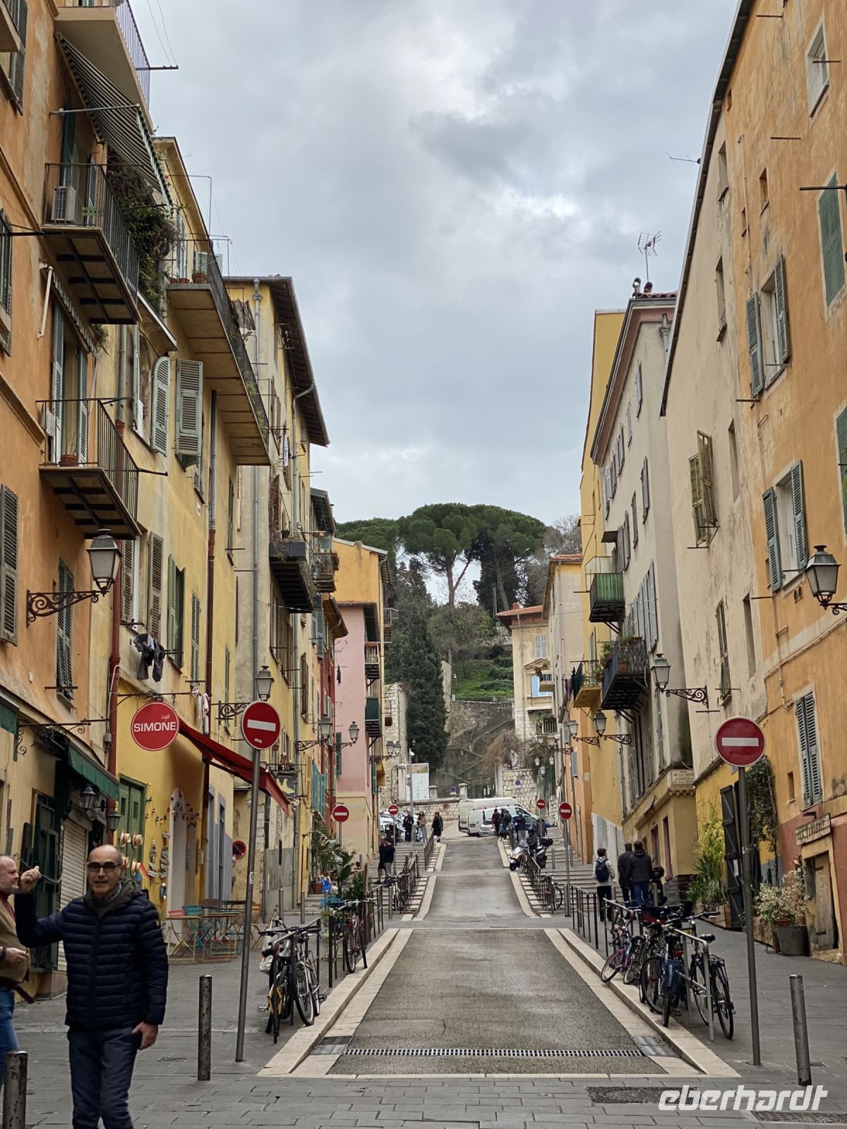 Blick auf den Anstieg Parc de la Collini .JPEG