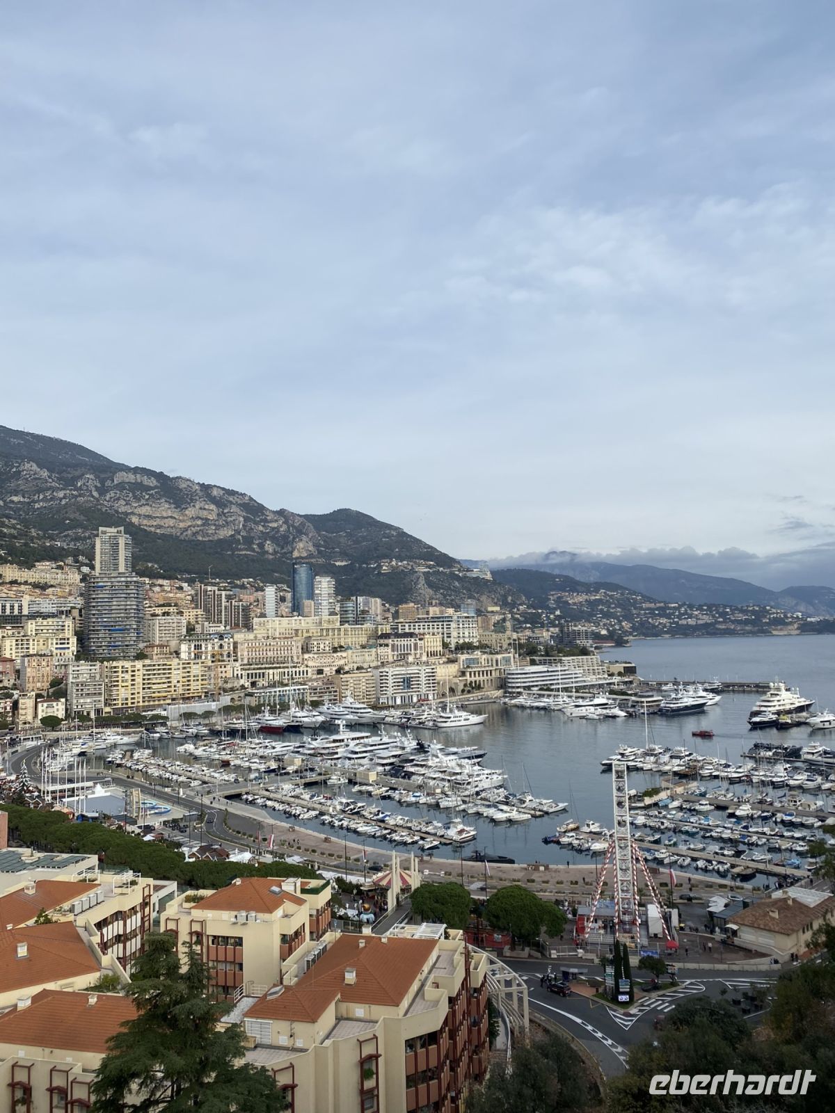Blick auf Monaco vom Vorplatz des Grimaldipalastes .JPEG