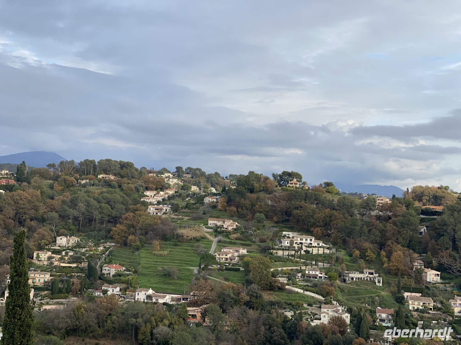 Blick von Saint Paul de Vence ins Grüne .JPEG