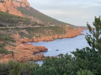 Bucht unterhalb des Esterelgebirges .JPEG