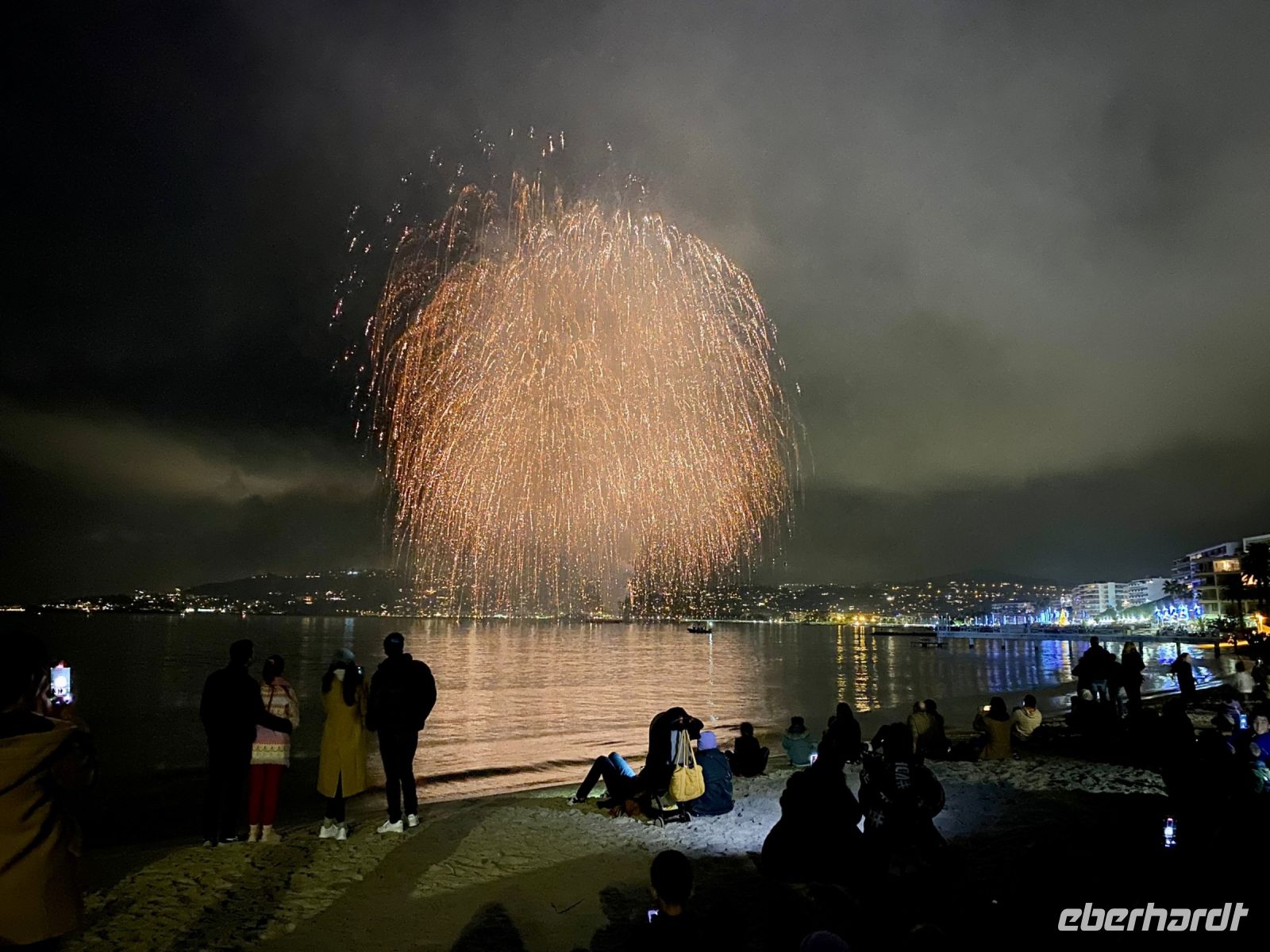 Feuerwerk am Strand in Juan-les-Pins .JPG