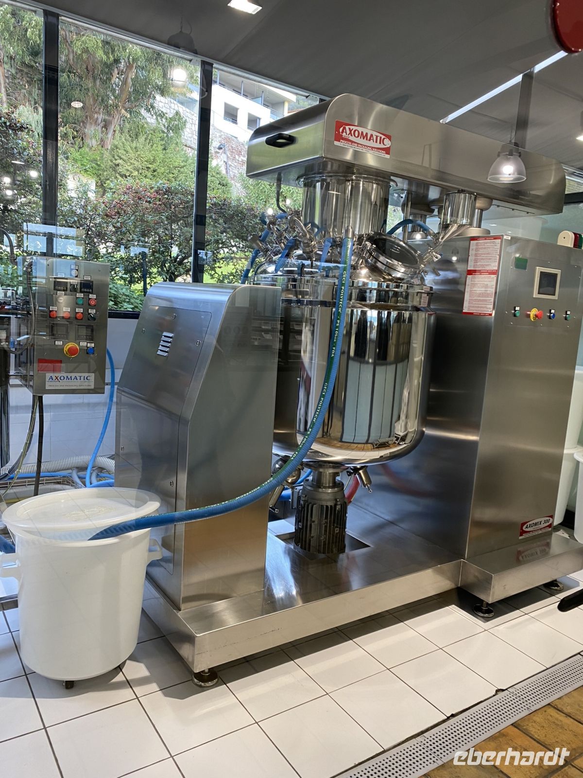 Herstellungsmaschine Parfümfabrik.JPEG