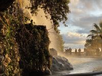 künstlich angelegter Wasserfall Parc de la Collini.JPEG