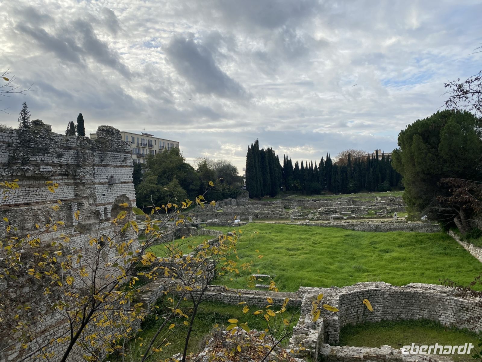Römische Ruine im Jardin des Arenses .JPEG