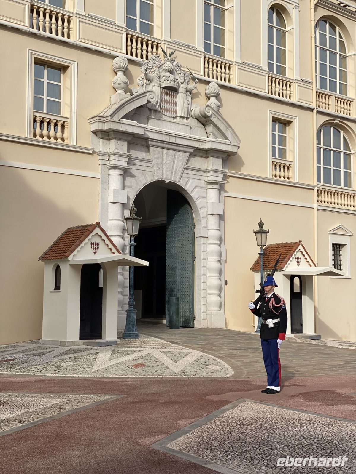 Wache vor dem Grimaldipalast .JPEG