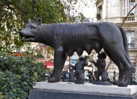 Tag 1 29.12.2022 Paris Silvesterreise, Die Wölfin von Rom